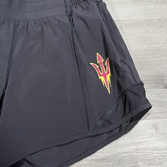 Lululemon Hotty Hot Short Il
*Long 4” LR - Picture 9 of 9